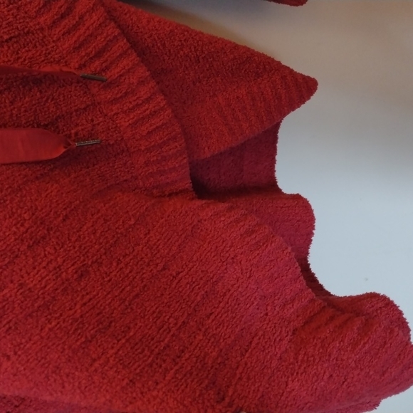 SIMPLY VERA PULL-OVER HOODIE SWEATER. VERY GOOD CONDITION. ANGLED BOTTOM FRONT- - Picture 3 of 8